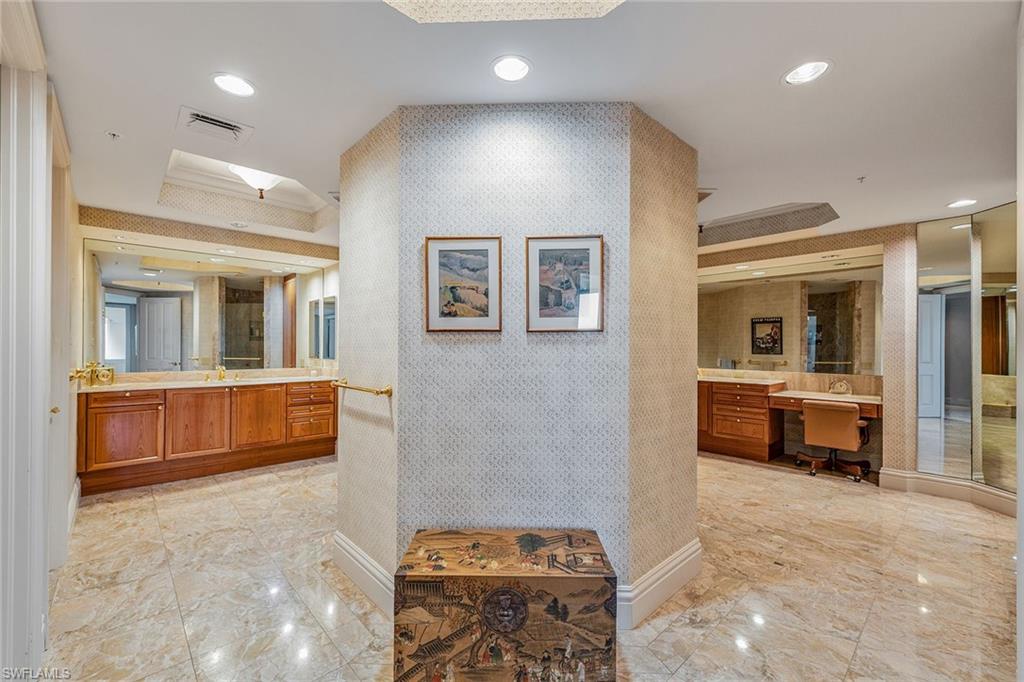 WINDSOR AT BAY COLONY - Residential