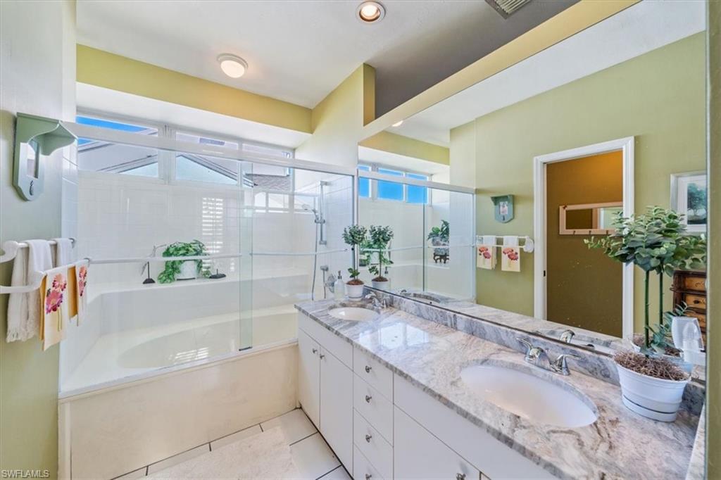 WEDGEFIELD VILLAS - Residential