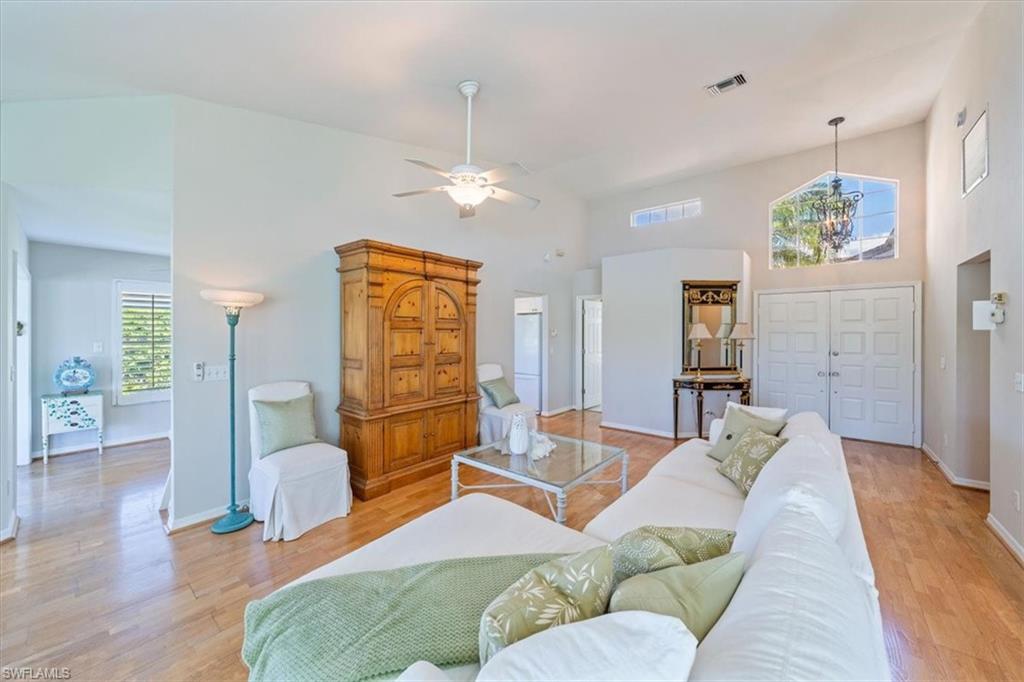 WEDGEFIELD VILLAS - Residential