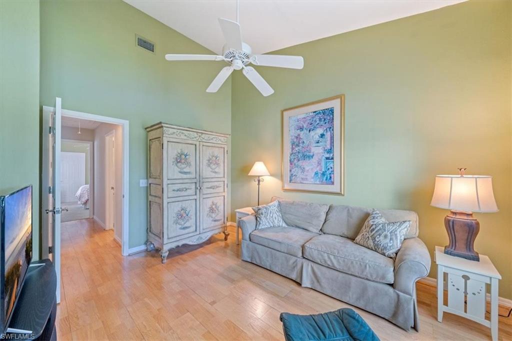 WEDGEFIELD VILLAS - Residential