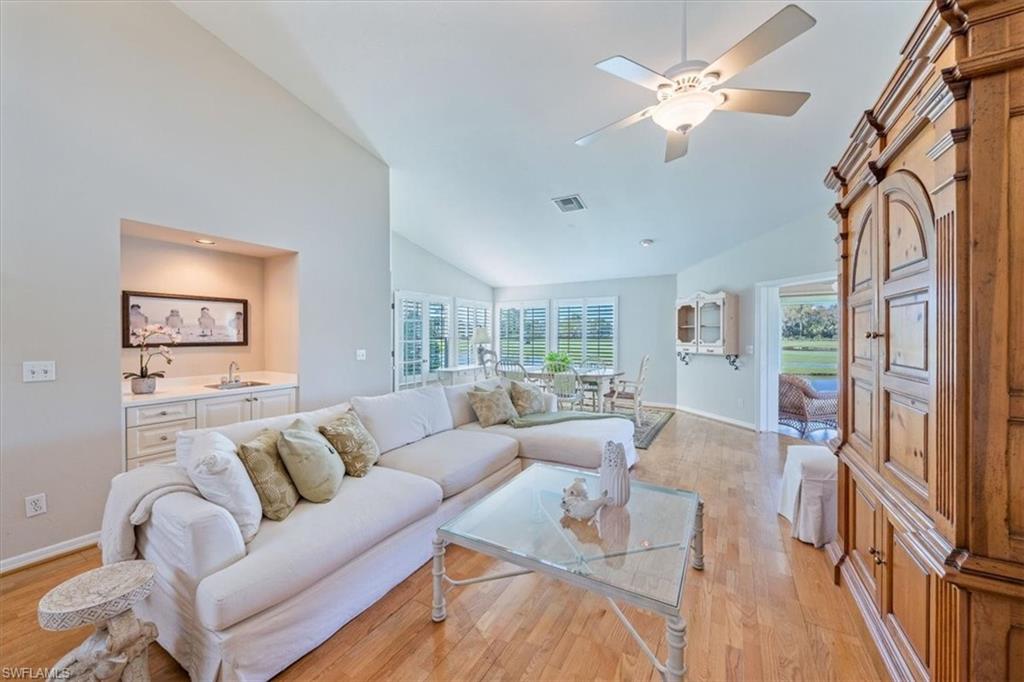 WEDGEFIELD VILLAS - Residential