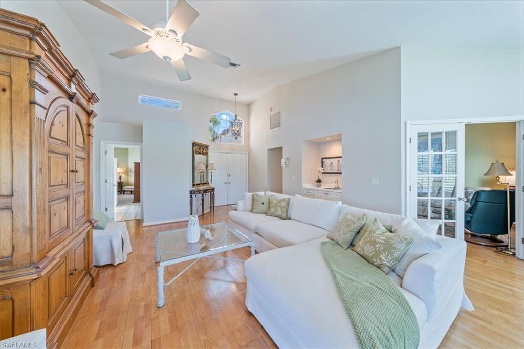 WEDGEFIELD VILLAS - Residential