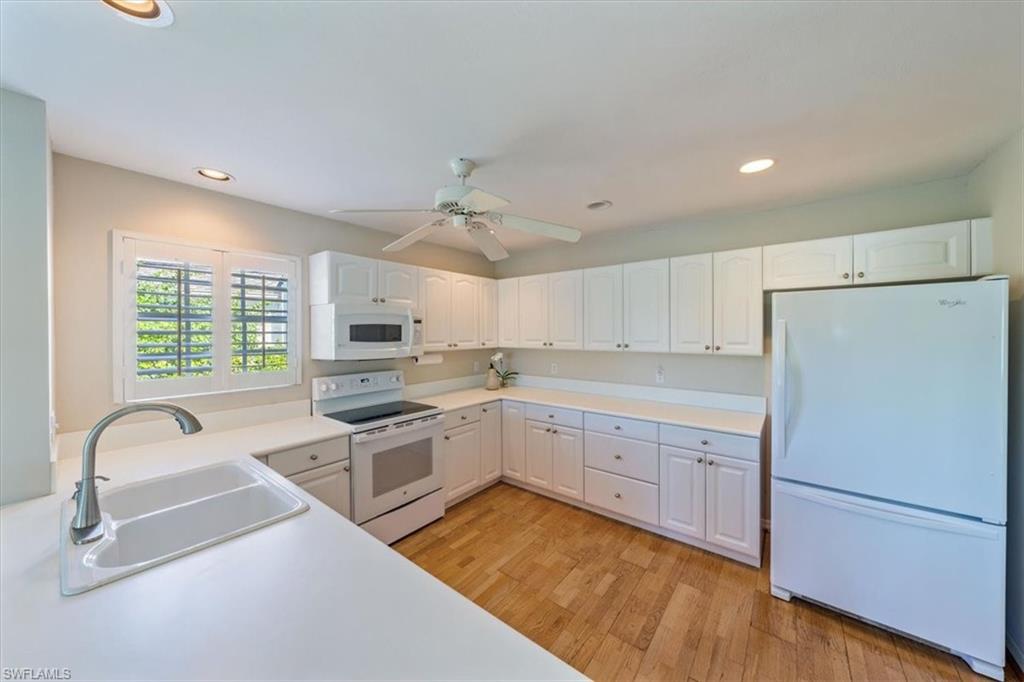 WEDGEFIELD VILLAS - Residential