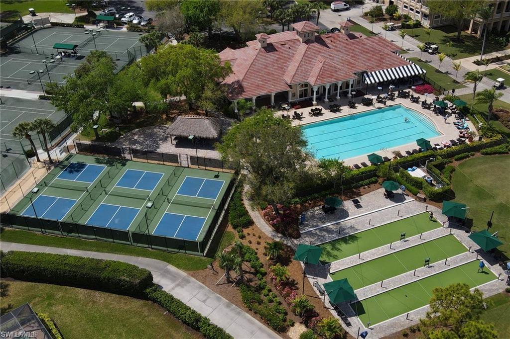 WEDGE WOOD AT THE STRAND - Residential