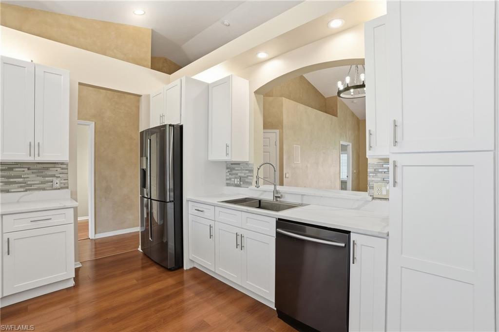 WEDGE WOOD AT THE STRAND - Residential