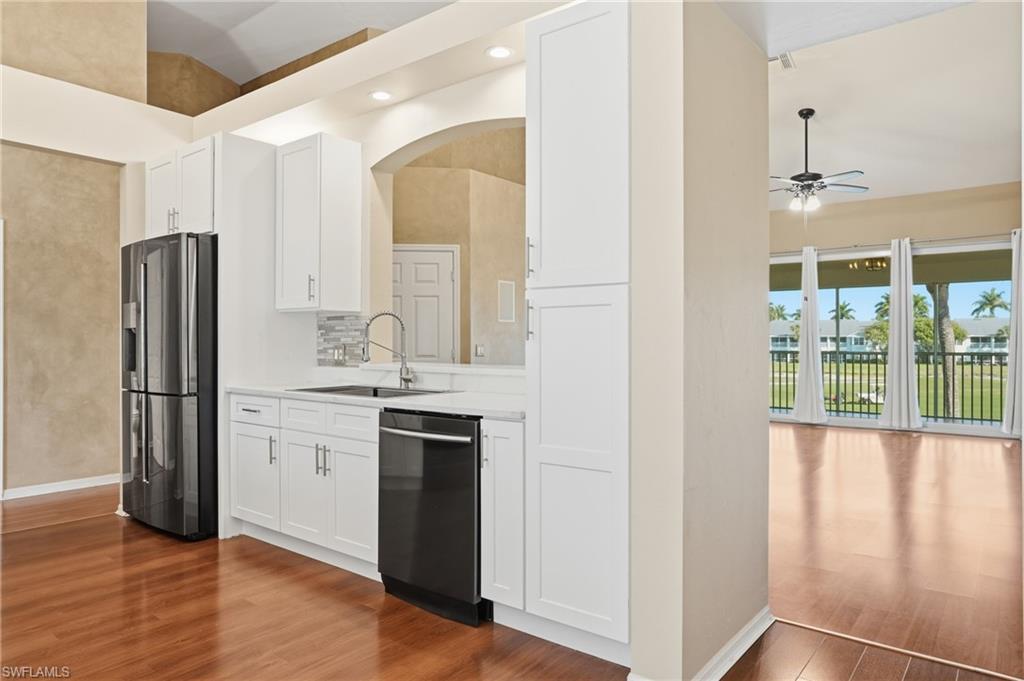 WEDGE WOOD AT THE STRAND - Residential