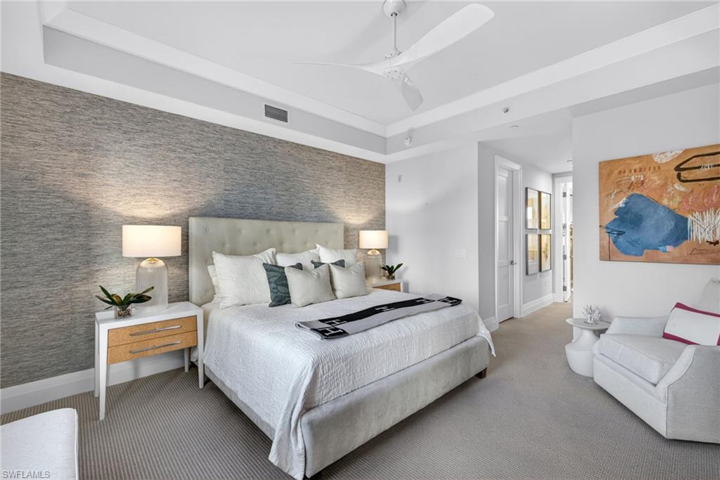 NAPLES SQUARE - Residential