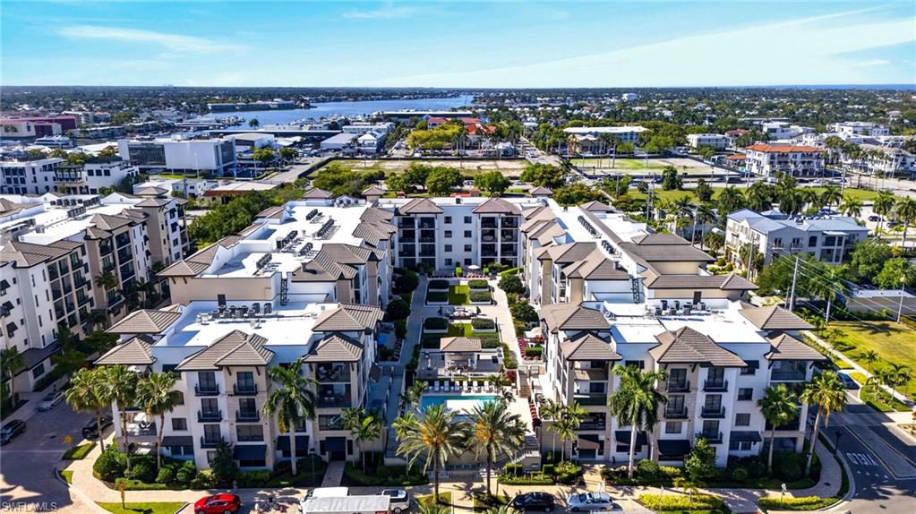 NAPLES SQUARE - Residential