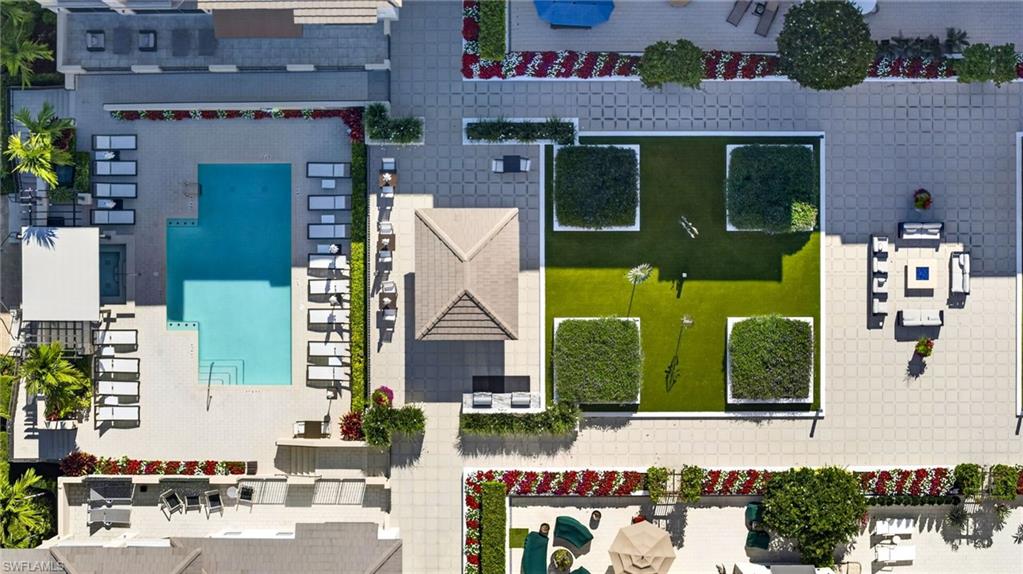 NAPLES SQUARE - Residential