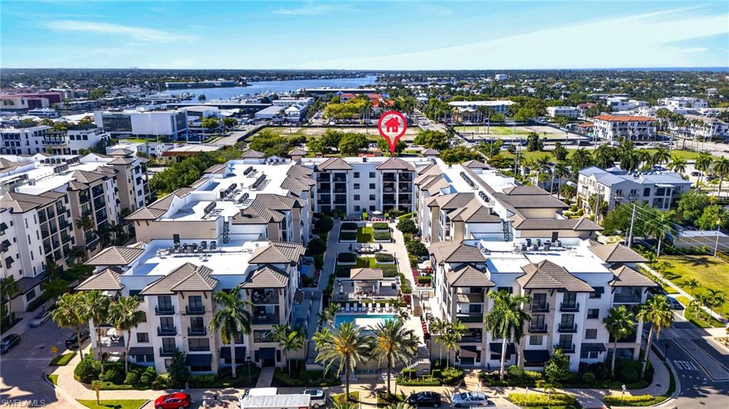 NAPLES SQUARE - Residential