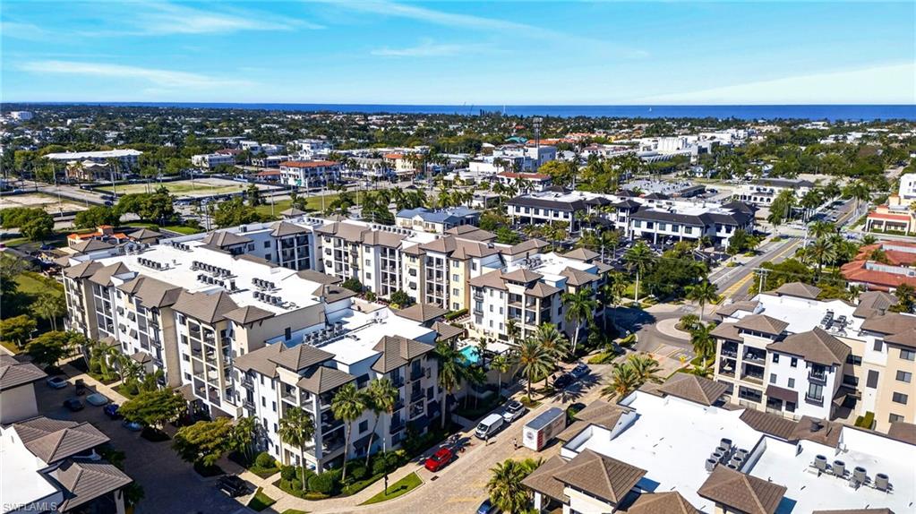 NAPLES SQUARE - Residential