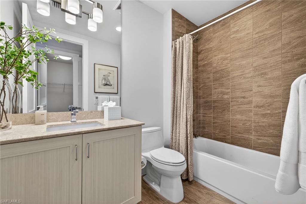 NAPLES SQUARE - Residential