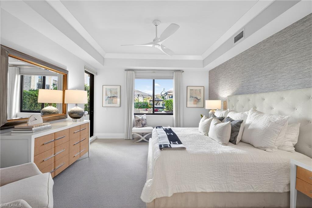 NAPLES SQUARE - Residential