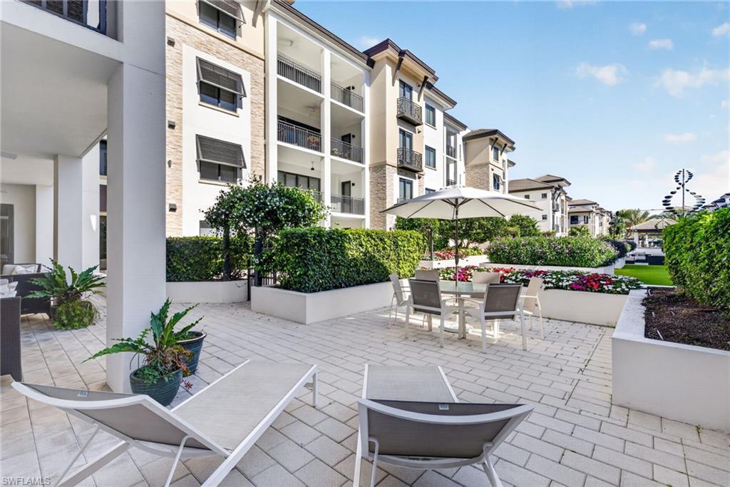 NAPLES SQUARE - Residential