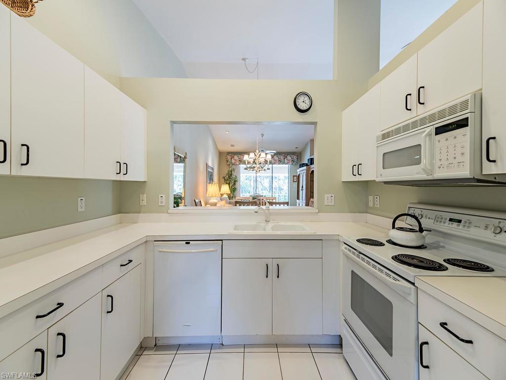 WIGGINS BAY VILLAS - Residential