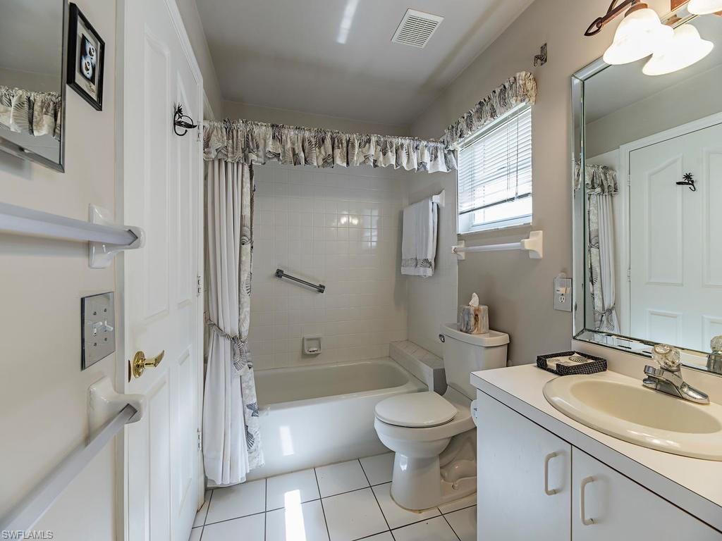 WIGGINS BAY VILLAS - Residential