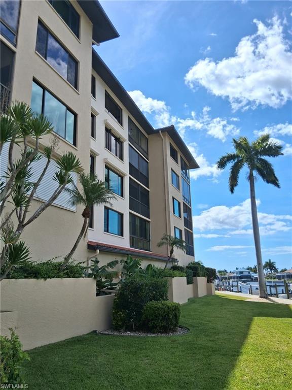 RIVERS CONDO - Residential