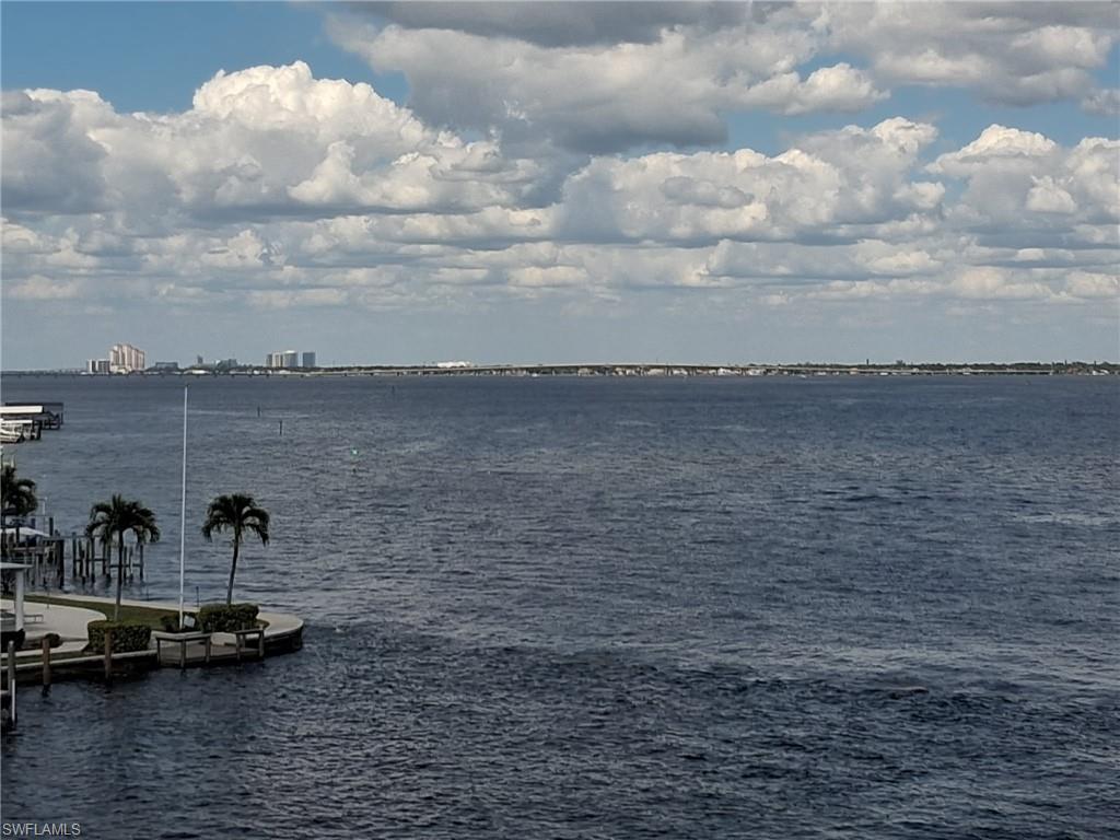 RIVERS CONDO - Residential