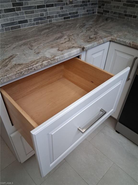 RIVERS CONDO - Residential