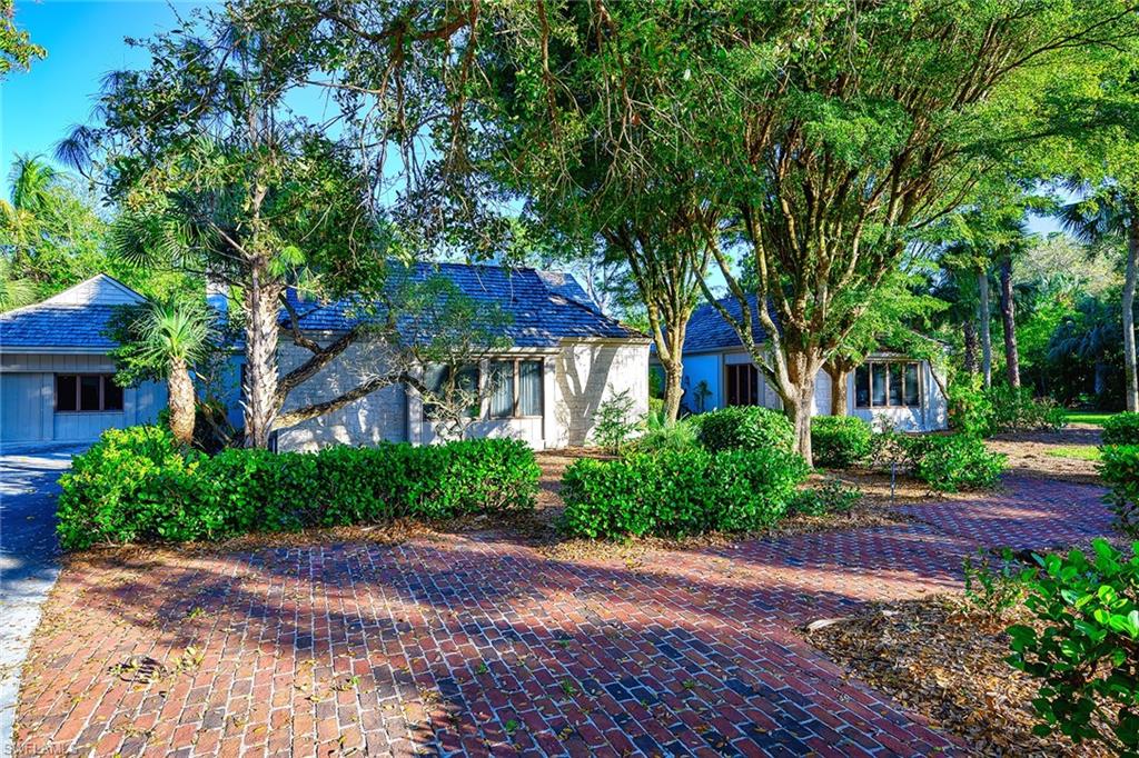 PELICAN BAY WOODS - Residential