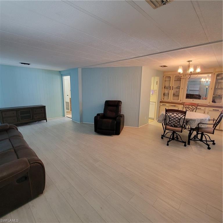 SIX LAKES COUNTRY CLUB - Residential