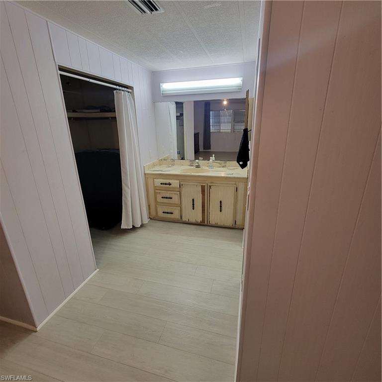 SIX LAKES COUNTRY CLUB - Residential