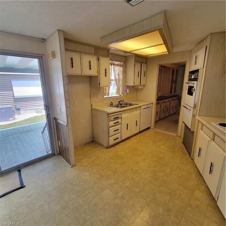 SIX LAKES COUNTRY CLUB - Residential