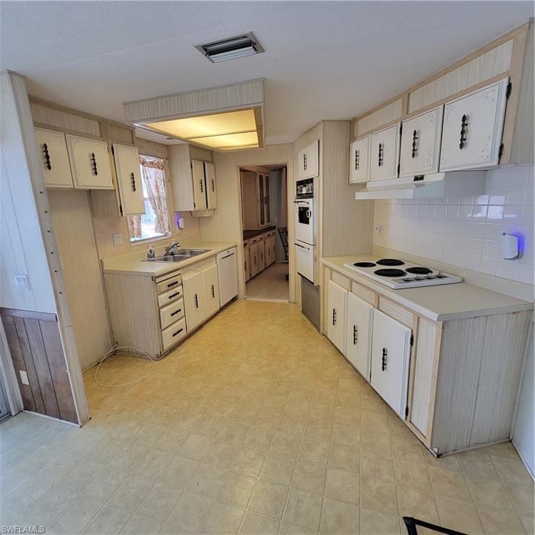 SIX LAKES COUNTRY CLUB - Residential