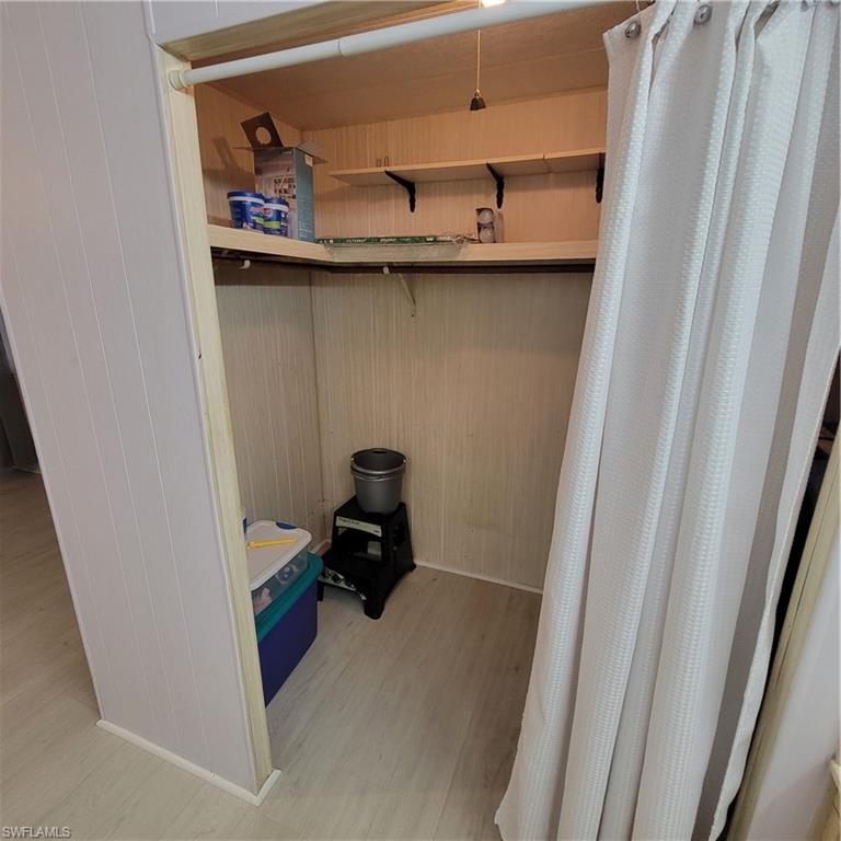 SIX LAKES COUNTRY CLUB - Residential