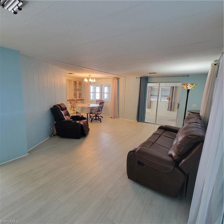 SIX LAKES COUNTRY CLUB - Residential