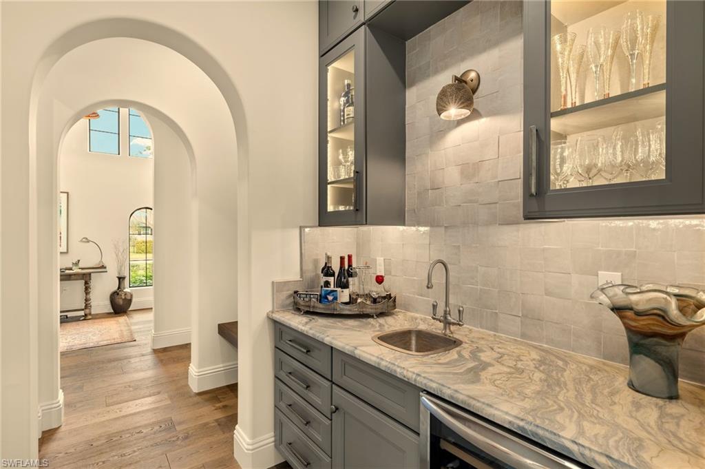 YORK MANOR - Residential