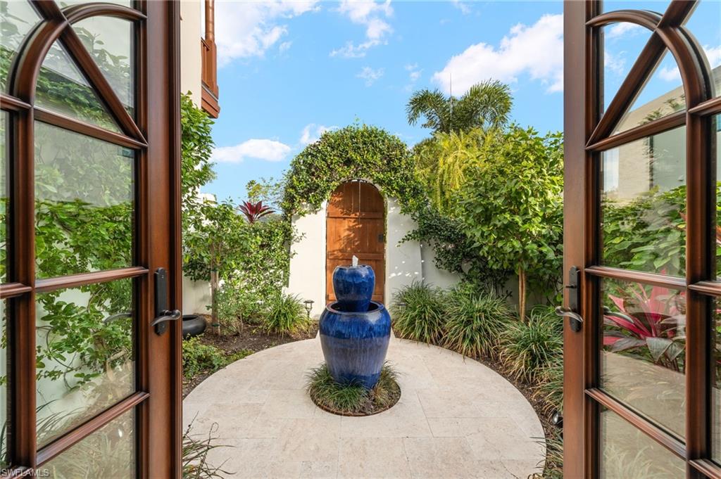 YORK MANOR - Residential