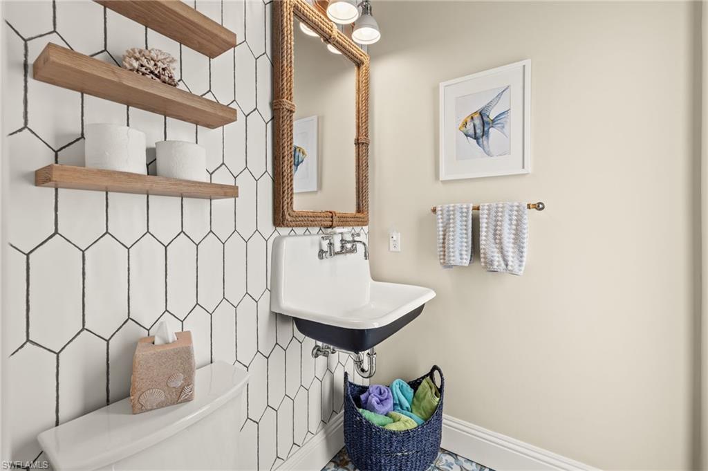 YORK MANOR - Residential