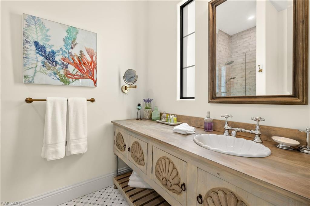 YORK MANOR - Residential