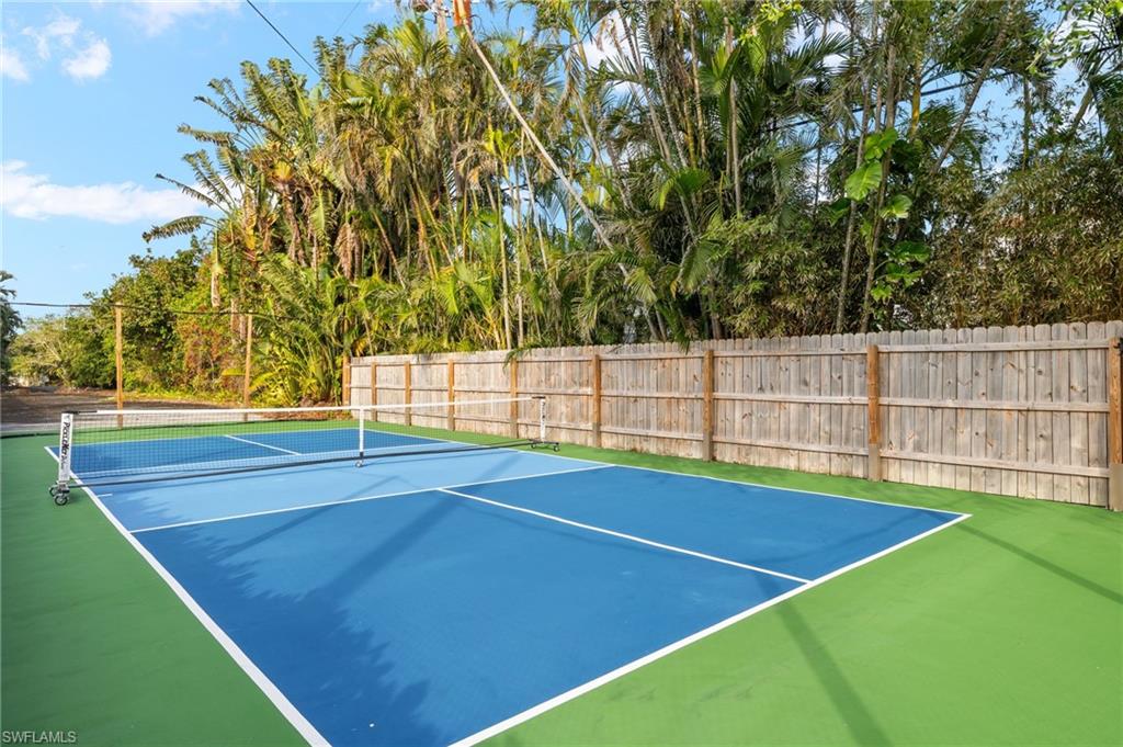 YORK MANOR - Residential