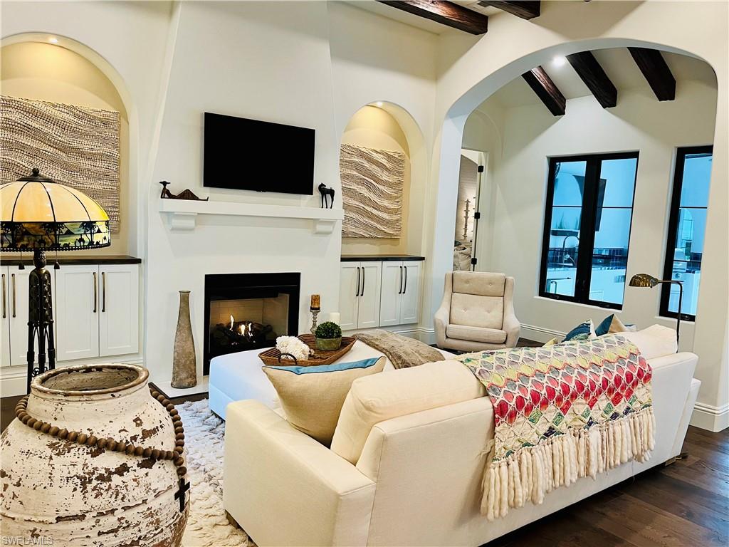 YORK MANOR - Residential