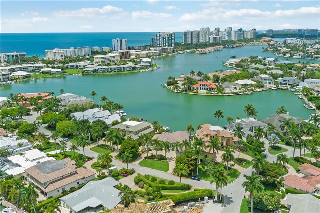 MOORINGS - Residential