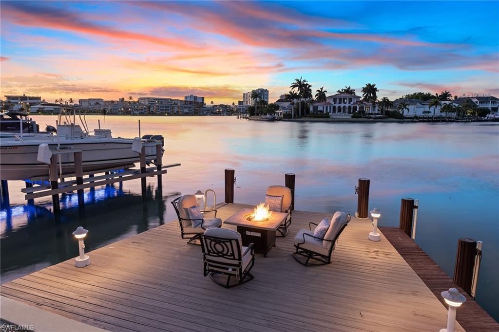 MOORINGS - Residential