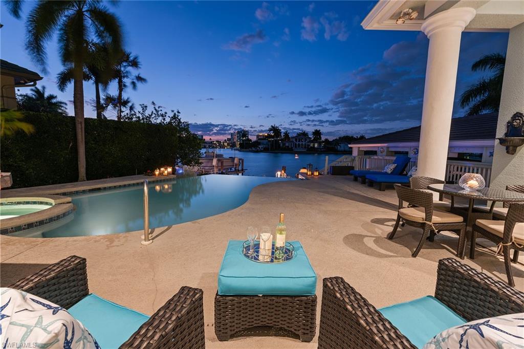 MOORINGS - Residential