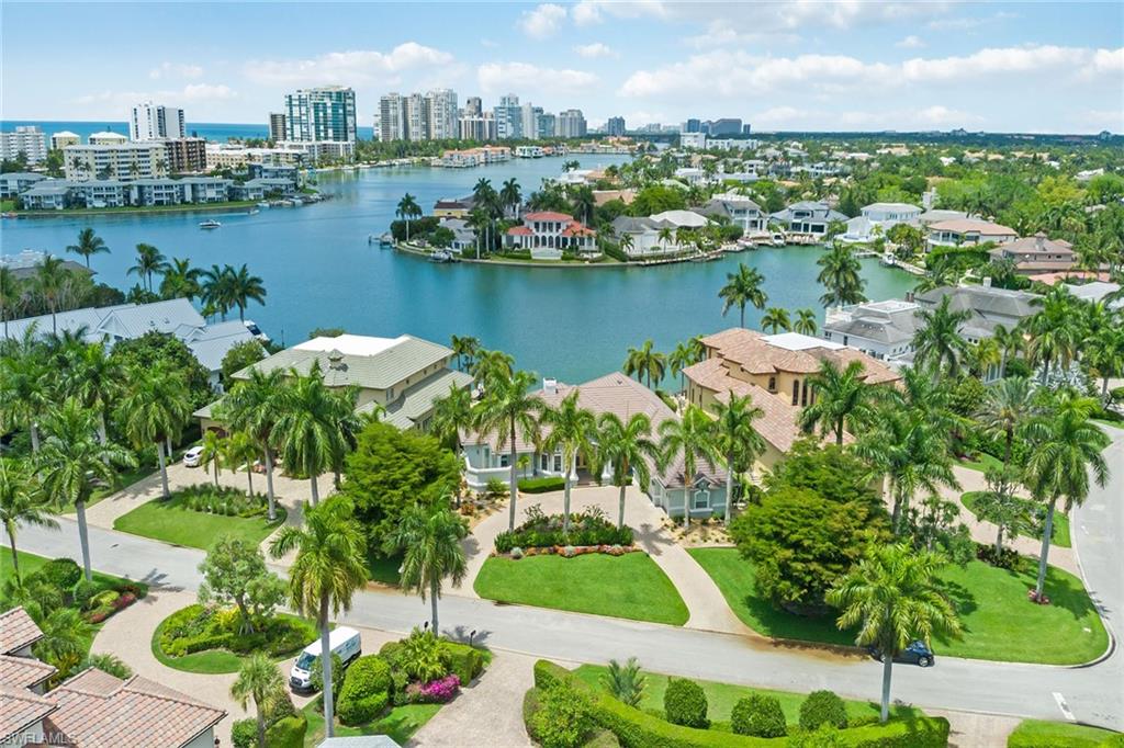 MOORINGS - Residential