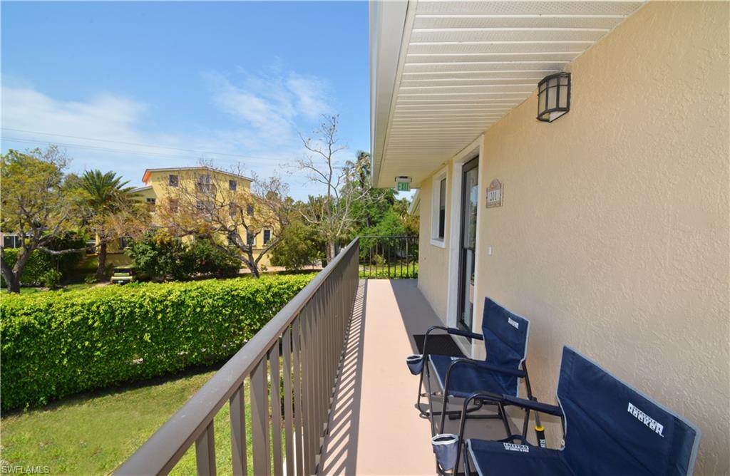 BAYSIDE VILLAS - Residential