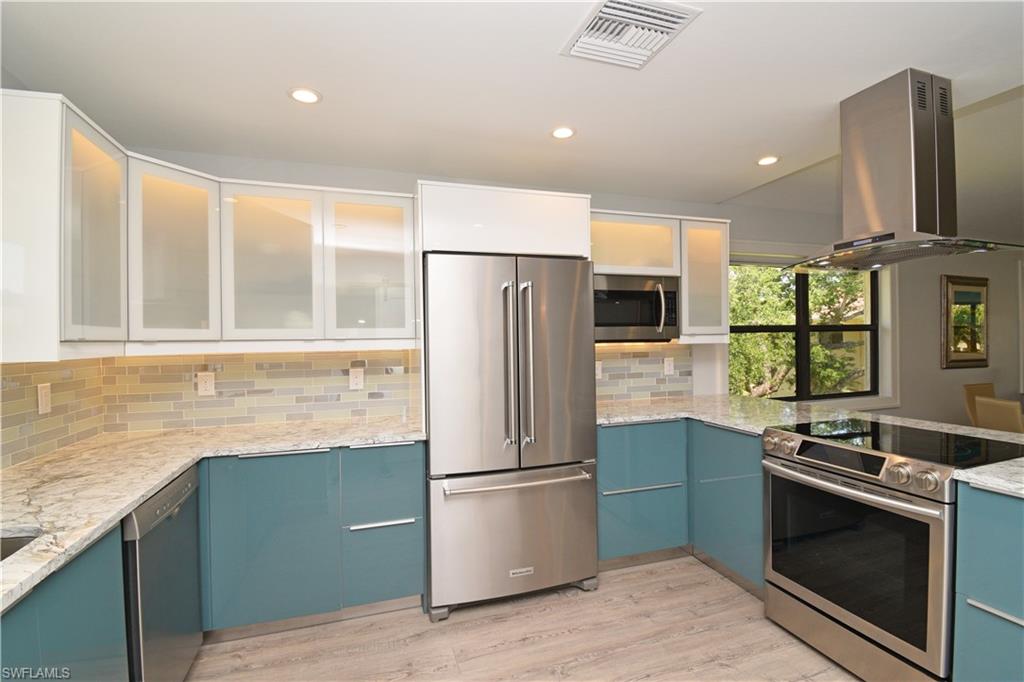 BAYSIDE VILLAS - Residential