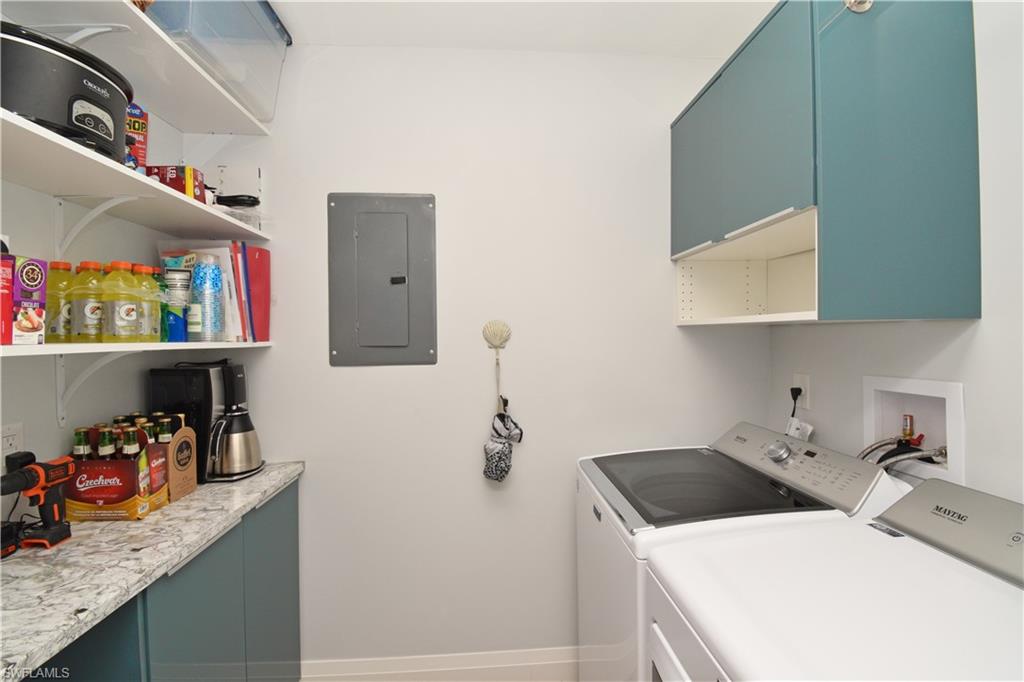 BAYSIDE VILLAS - Residential