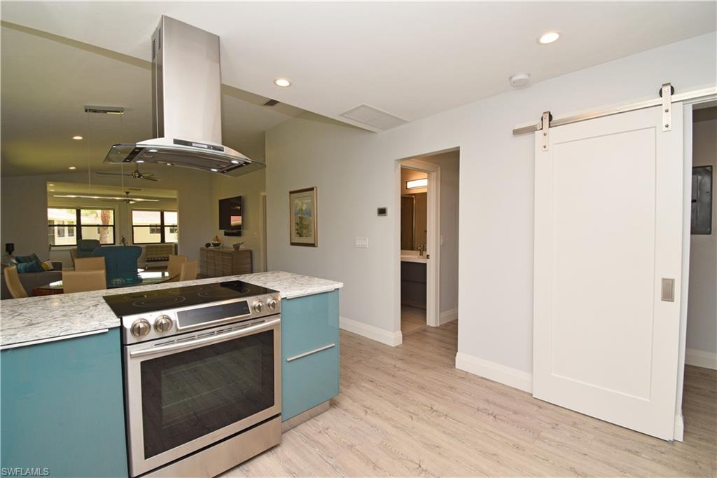 BAYSIDE VILLAS - Residential