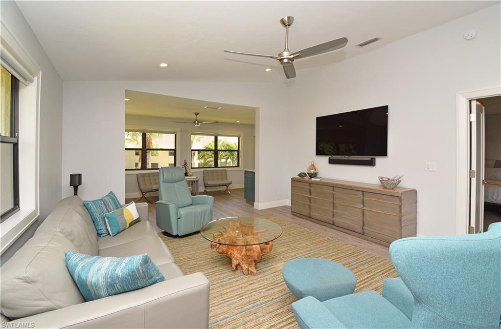 BAYSIDE VILLAS - Residential