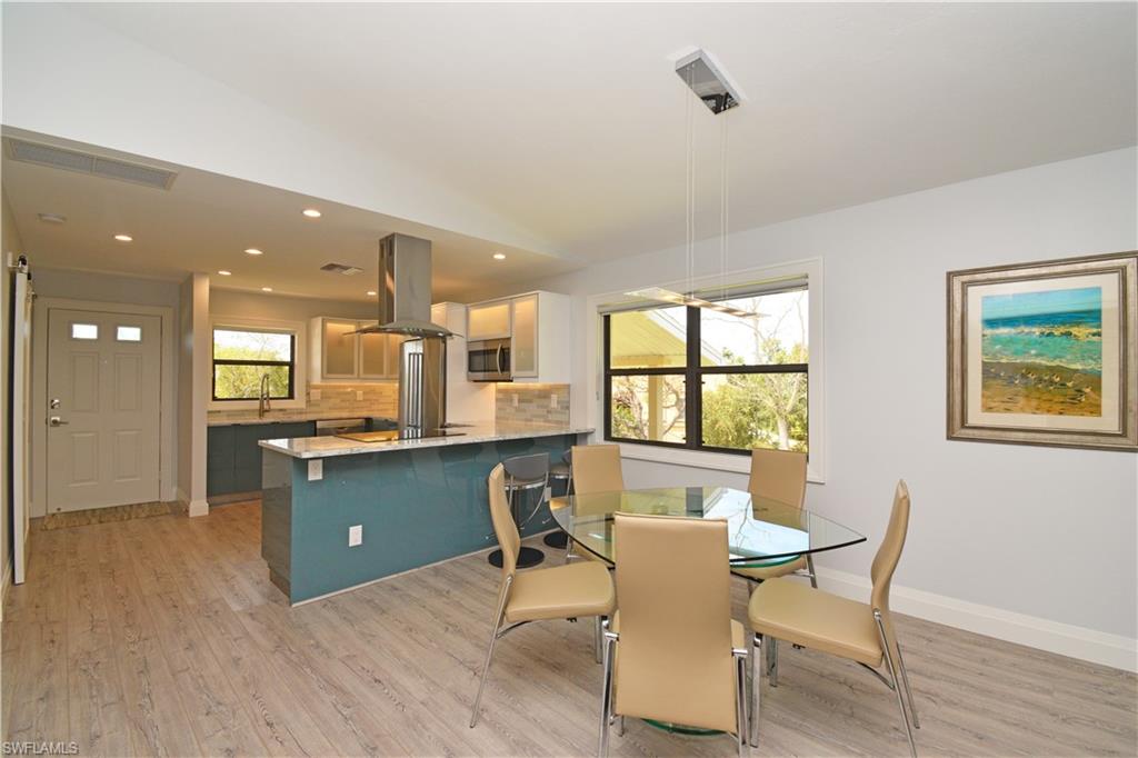 BAYSIDE VILLAS - Residential