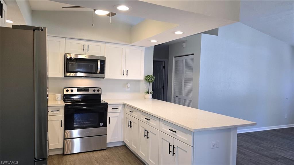 SAN CARLOS PARK - Residential