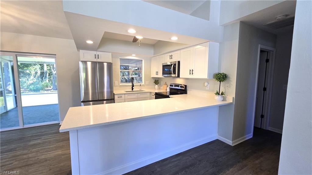 SAN CARLOS PARK - Residential