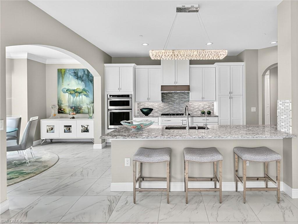 2555 MARQUESA ROYALE LN 202