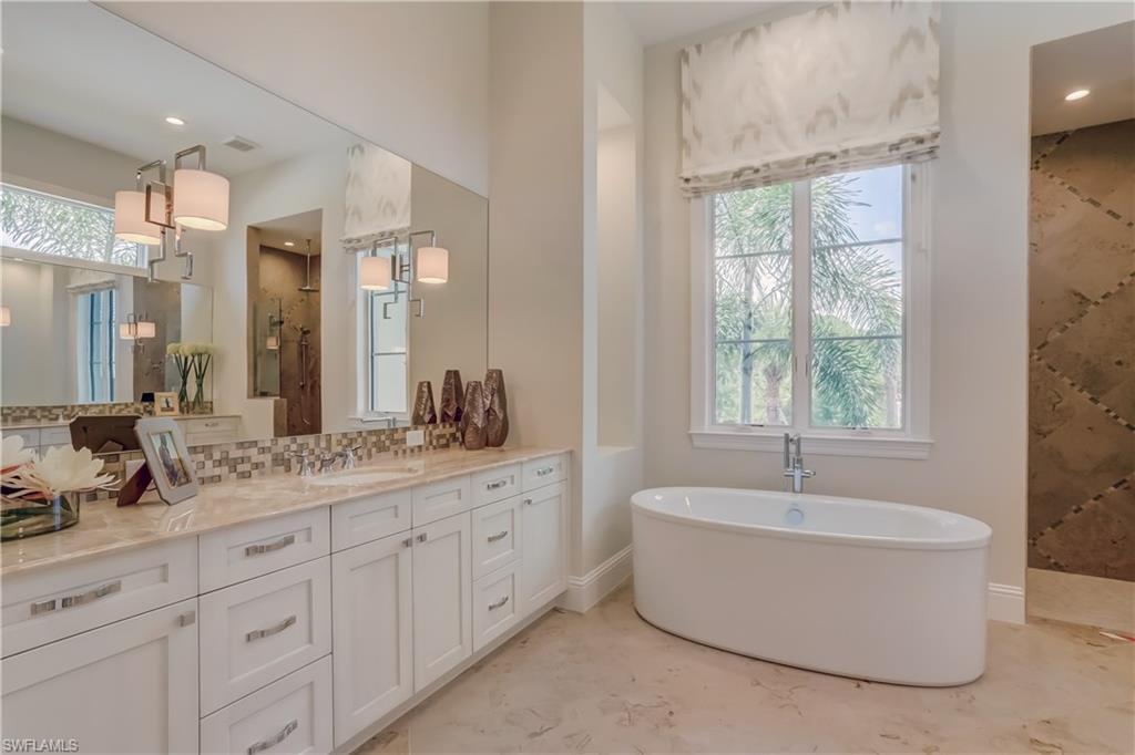 BAY WOODS - Residential